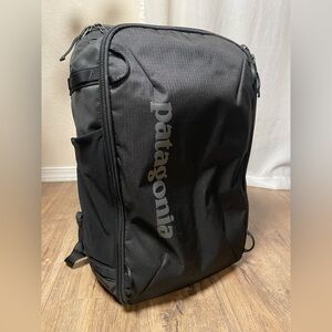 Patagonia Black Hole Mini MLC 30L, Convertible Backpack/Laptop Briefcase, Black